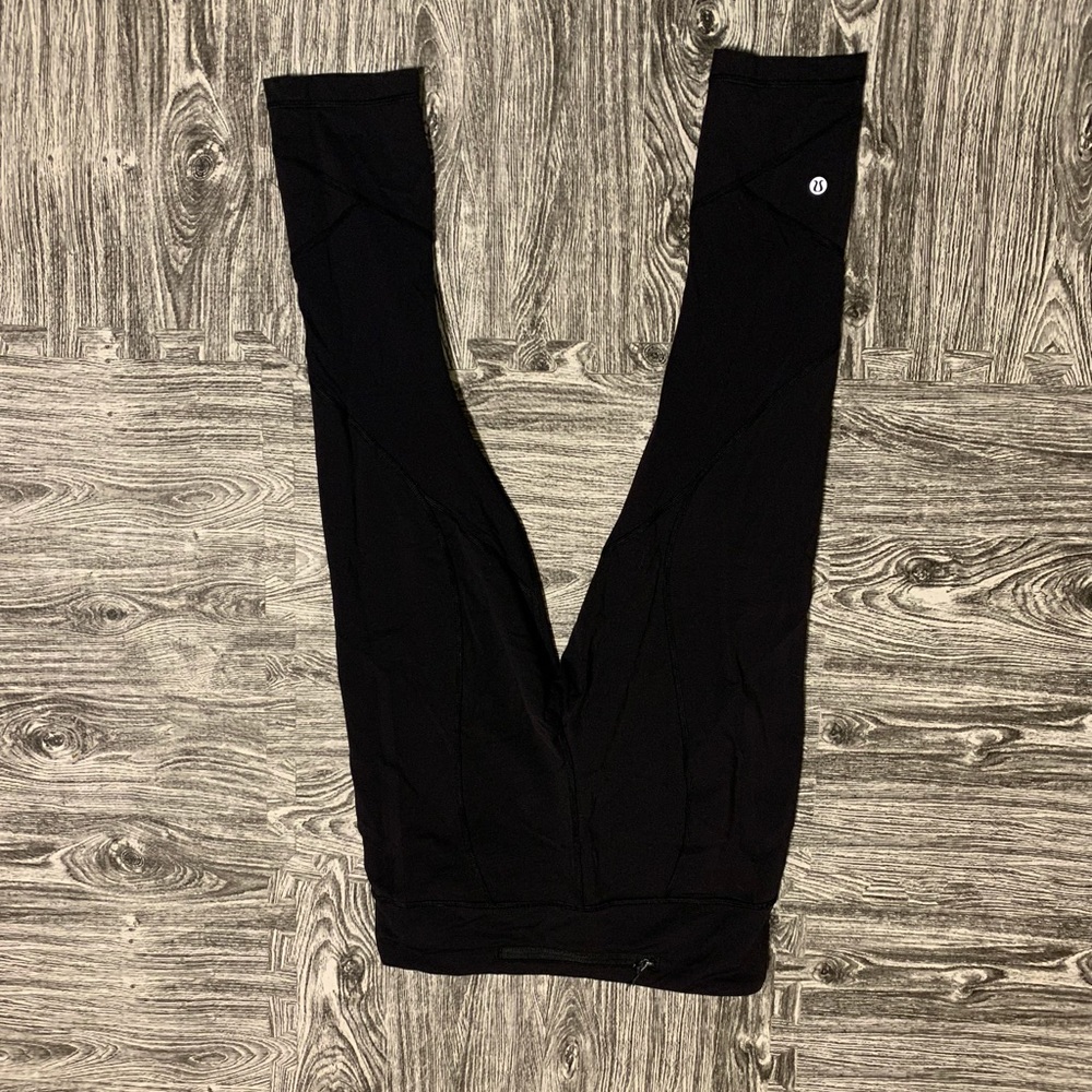 Womens 6 Lululemon leggings 3/4 crop w/ 3 pockets